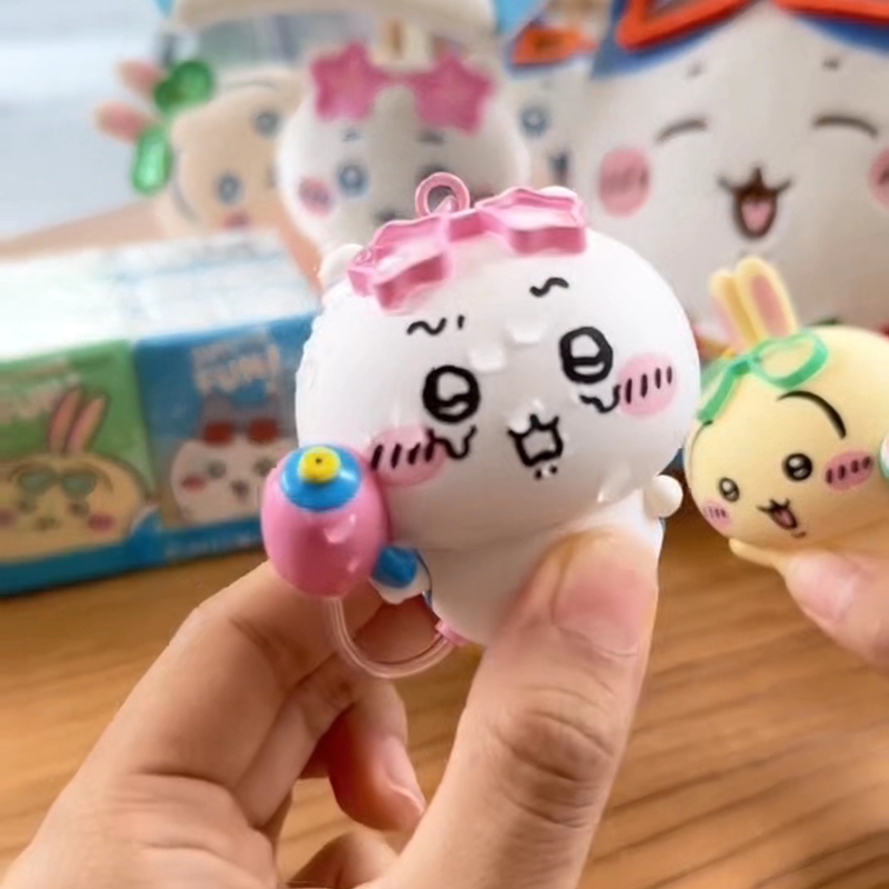 Chiikawwa & Friends Squirt Gun Keychain Hanger - Cute Cartoon Gift for Friends & Decor